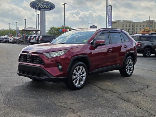 2019 Toyota RAV4 XLE Premium