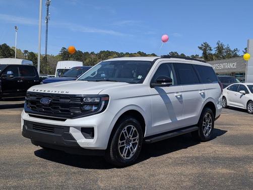 Star White 2026 Ford Expedition Active