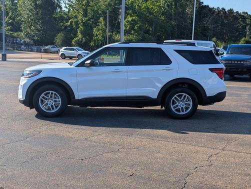 Agate Black Metallic 2026 Ford Explorer Active