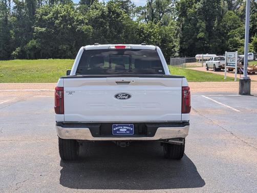 Oxford White 2024 Ford F-150 XLT