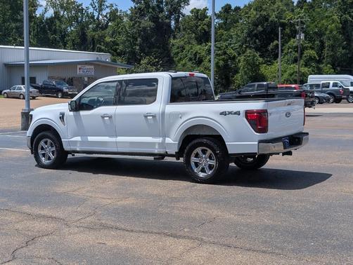 Oxford White 2024 Ford F-150 XLT