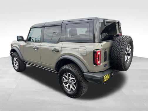 Gray 2025 Ford Bronco Badlands