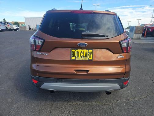 Red 2017 Ford Escape SE