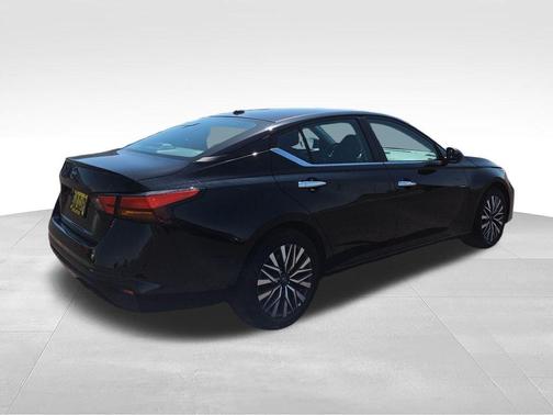 Black 2025 Nissan Altima SV