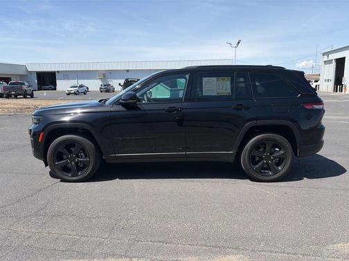 Black 2023 Jeep Grand Cherokee Altitude