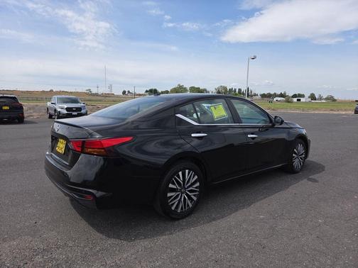 Black 2025 Nissan Altima SV