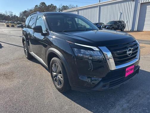 2024 Nissan Pathfinder SV FWD