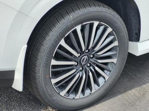 2025 Nissan Armada Platinum Reserve 4WD