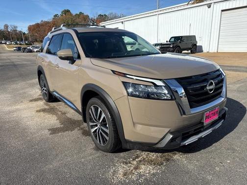 2025 Nissan Pathfinder Platinum 4WD