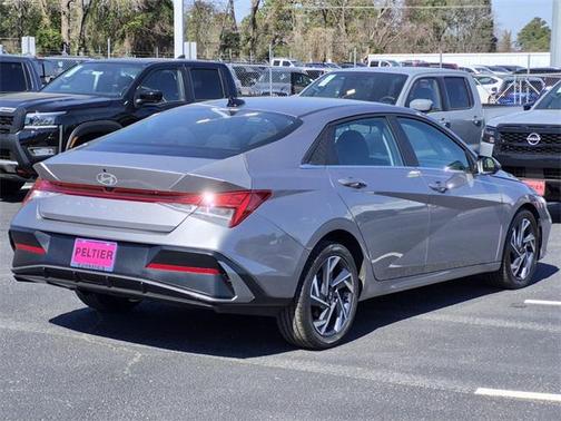 2025 Hyundai ELANTRA SEL