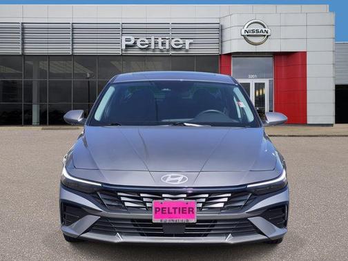 2025 Hyundai ELANTRA SEL