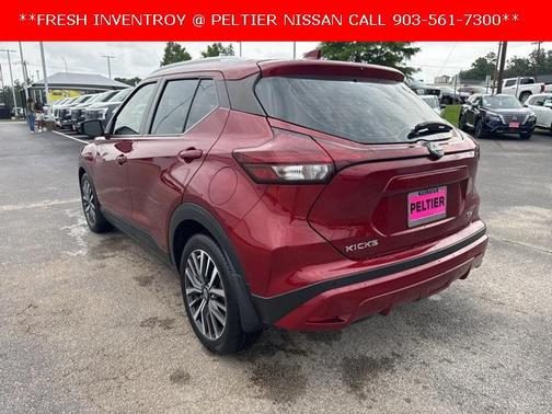 2022 Nissan Kicks SV