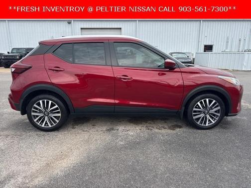 2022 Nissan Kicks SV