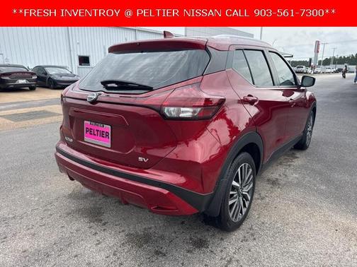 2022 Nissan Kicks SV