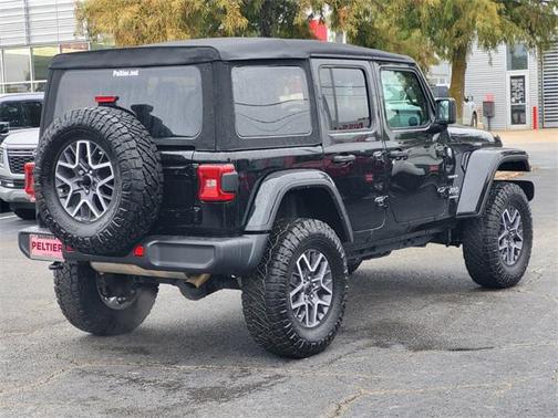 2024 Jeep Wrangler 4-Door Sahara 4x4