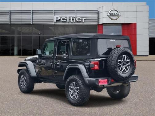 2024 Jeep Wrangler 4-Door Sahara 4x4