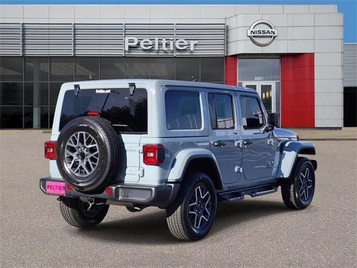 2024 Jeep Wrangler 4-Door Sahara 4x4