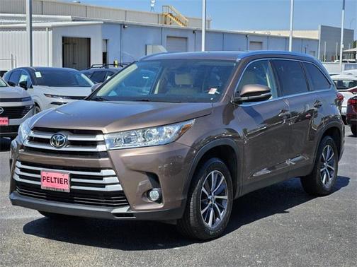 2019 Toyota Highlander SE