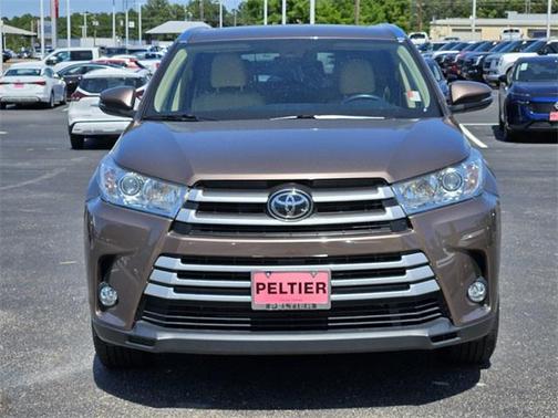 2019 Toyota Highlander SE
