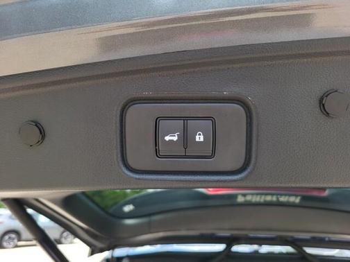 2025 Nissan Pathfinder SL FWD
