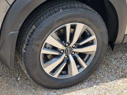 2025 Nissan Pathfinder SL FWD