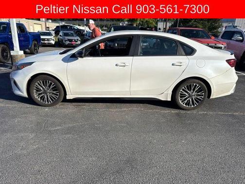 Snow White Pearl 2024 Kia Forte GT-Line