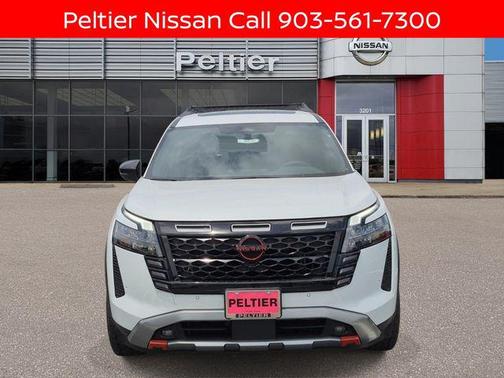 Everest White Pearl Tricoat 2026 Nissan Pathfinder Rock Creek
