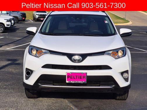 Super White 2018 Toyota RAV4 XLE