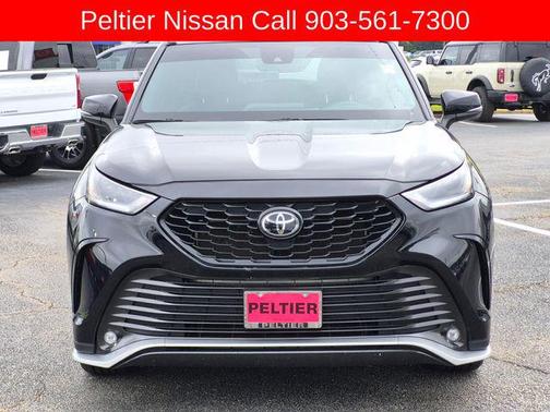 Midnight Black Metallic 2024 Toyota Highlander XSE