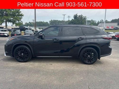 Midnight Black Metallic 2024 Toyota Highlander XSE