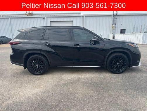Midnight Black Metallic 2024 Toyota Highlander XSE