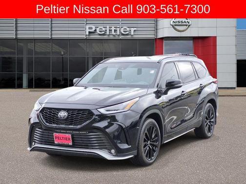 Midnight Black Metallic 2024 Toyota Highlander XSE