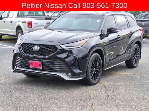 Midnight Black Metallic 2024 Toyota Highlander XSE