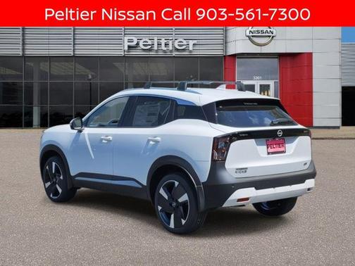 Aspen White Tricoat 2025 Nissan Kicks SR