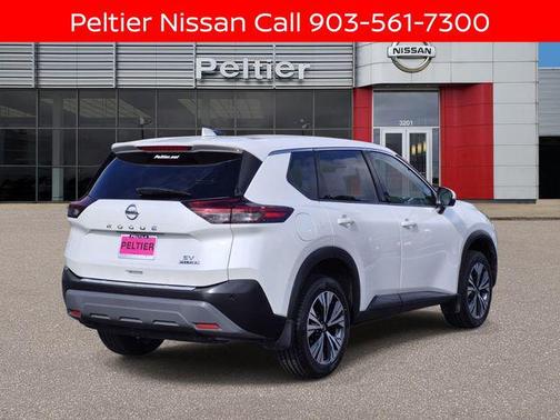 Pearl White Tricoat 2021 Nissan Rogue SV