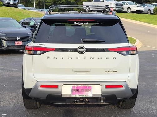 2023 Nissan Pathfinder Platinum FWD