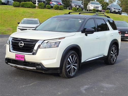 2023 Nissan Pathfinder Platinum FWD