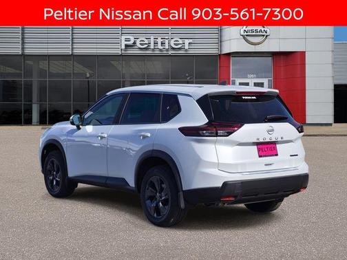 Everest White Pearl Tricoat 2026 Nissan Rogue SV