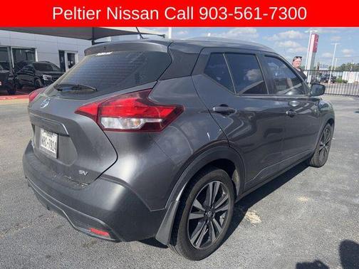 Gun Metallic 2018 Nissan Kicks SV