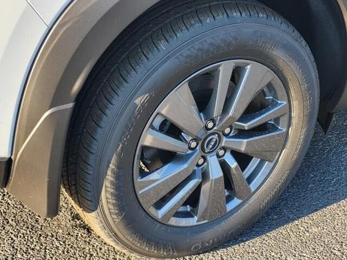 2025 Nissan Pathfinder SV FWD