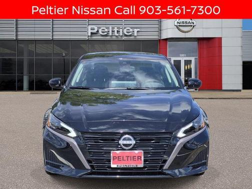 Super Black Clearcoat 2026 Nissan Altima 2.5 SV