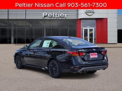 Super Black Clearcoat 2026 Nissan Altima 2.5 SV
