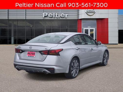 Brilliant Silver Metallic 2024 Nissan Altima 2.5 SL