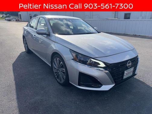 Brilliant Silver Metallic 2024 Nissan Altima 2.5 SL