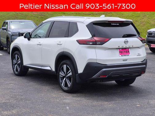 Pearl White Tricoat 2023 Nissan Rogue SL