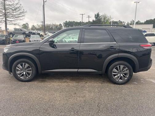 2025 Nissan Pathfinder SV 4WD