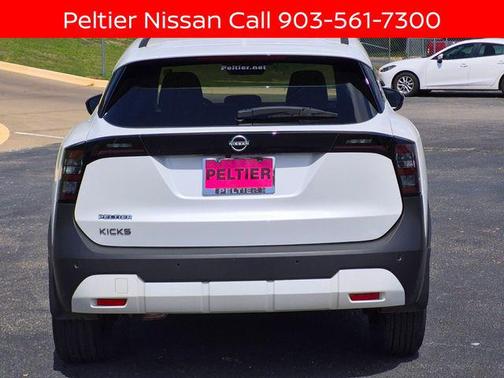 2025 Nissan Kicks SV