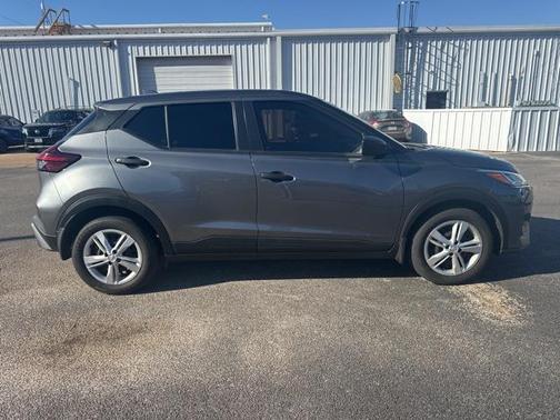 2024 Nissan Kicks S