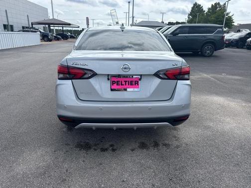 2021 Nissan Versa 1.6 SV