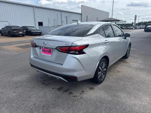2021 Nissan Versa 1.6 SV